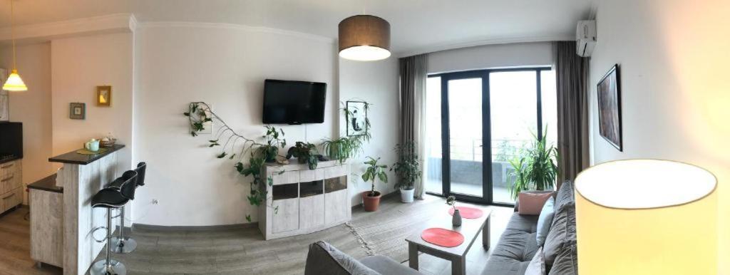 Ameri Plaza Green Apartments Тбилиси Екстериор снимка