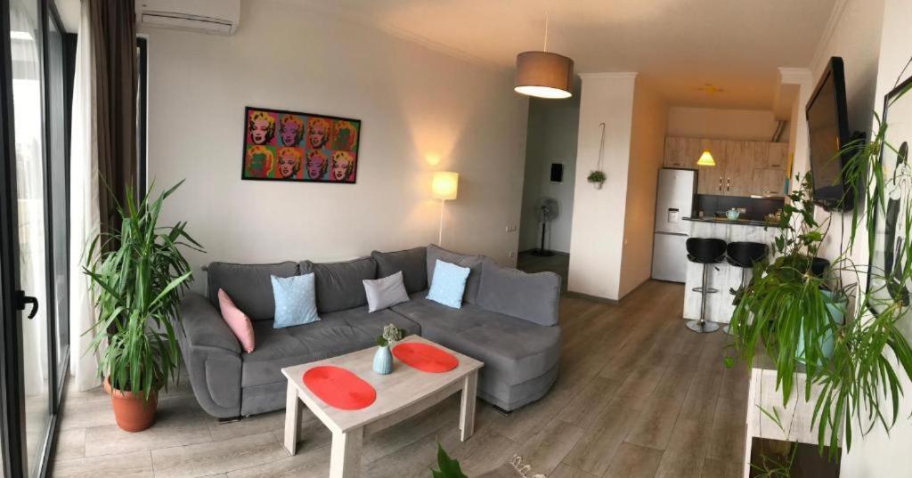 Ameri Plaza Green Apartments Тбилиси Екстериор снимка