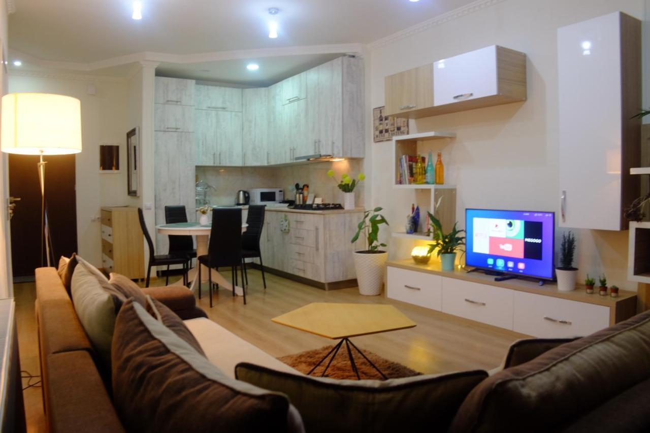 Ameri Plaza Green Apartments Тбилиси Екстериор снимка
