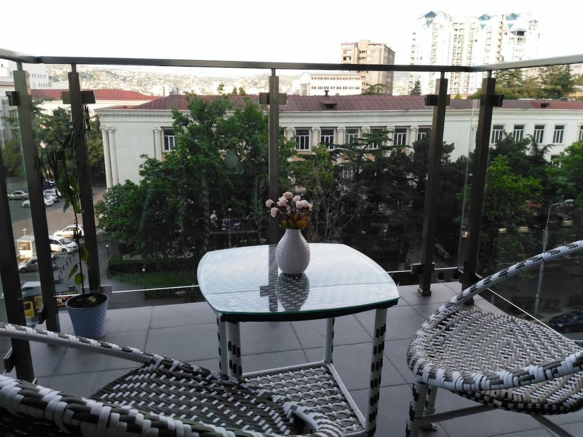 Ameri Plaza Green Apartments Тбилиси Екстериор снимка
